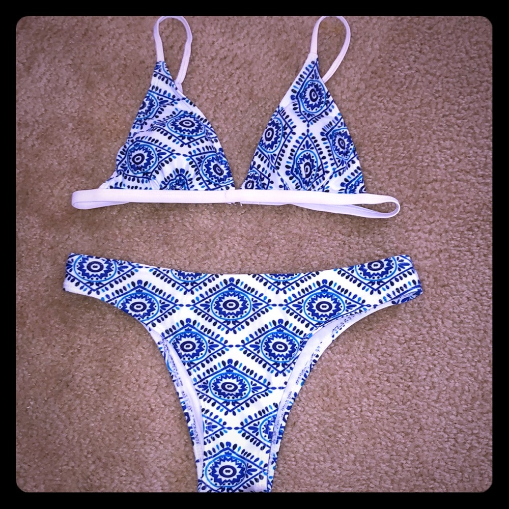 Trendy white and blue paisley patterned bikini